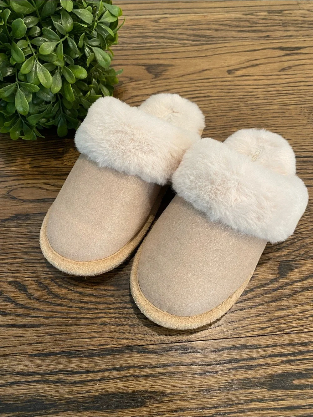 JCrew Crewcuts Little Girls Fuzzy Slippers Sz 12